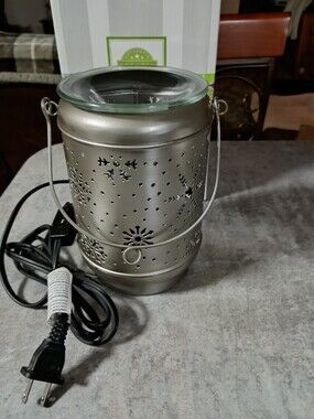 Scentsy Metallic Silver Snowflake Lantern Wax Warmer, " Solitude "